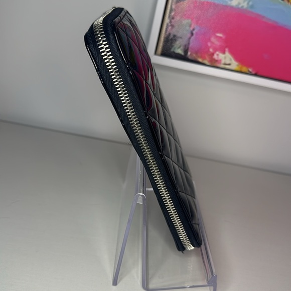 Chanel Black Patent Leather Quilted Zip Around Wallet - Picture 4 of 16